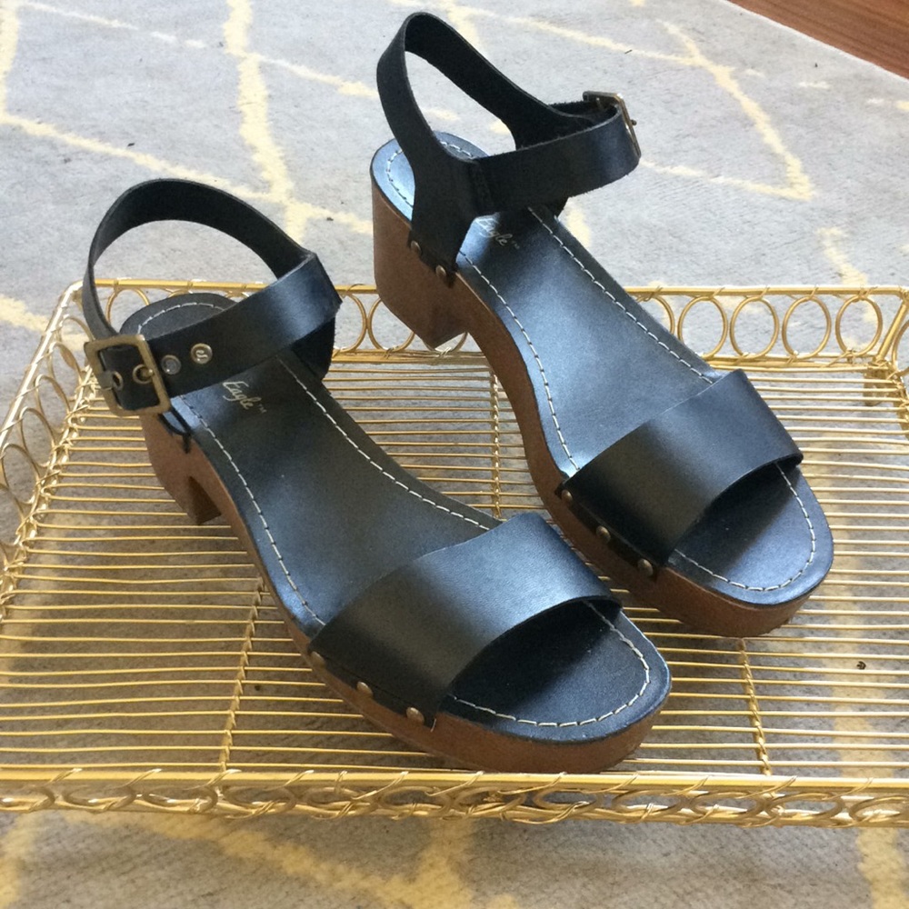 American Eagle Platform Sandal Clog